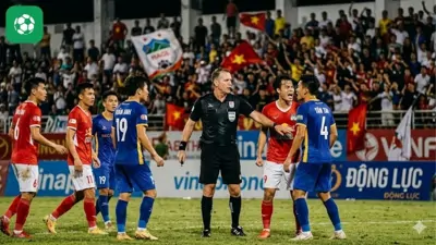 Tin nóng V-League: Trọng tài ngoại điều khiển các trận cầu "sinh tử" đua trụ hạng